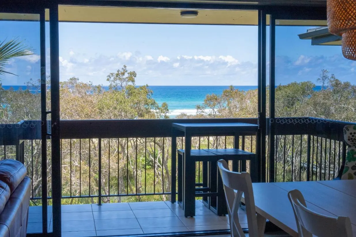 31 At Home - Absolute Beachfront Point Lookout Australia
