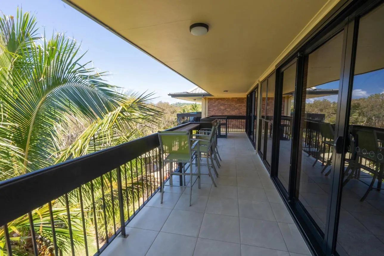 31 At Home - Absolute Beachfront Point Lookout 0*,