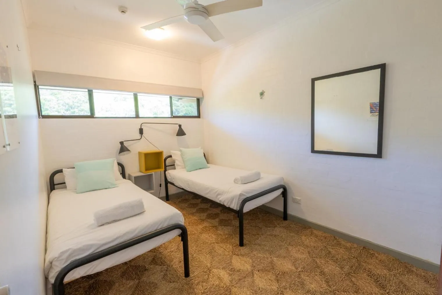 31 At Home - Absolute Beachfront Point Lookout Australia