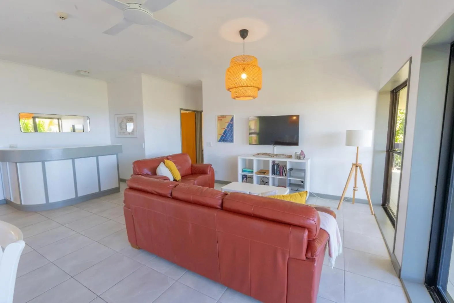 31 At Home - Absolute Beachfront Point Lookout Apartment