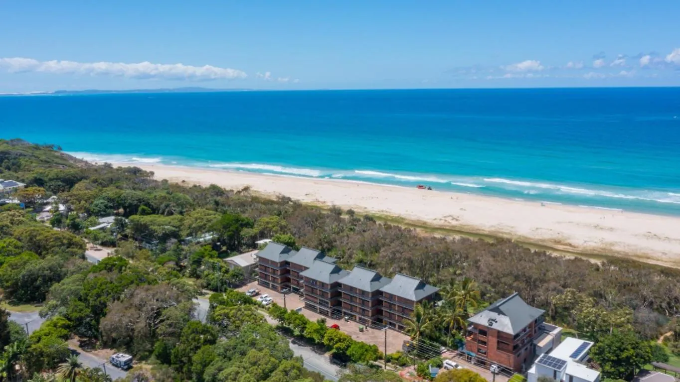 31 At Home - Absolute Beachfront Point Lookout Apartment